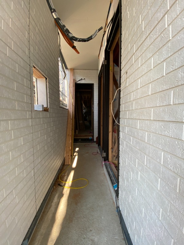建築中