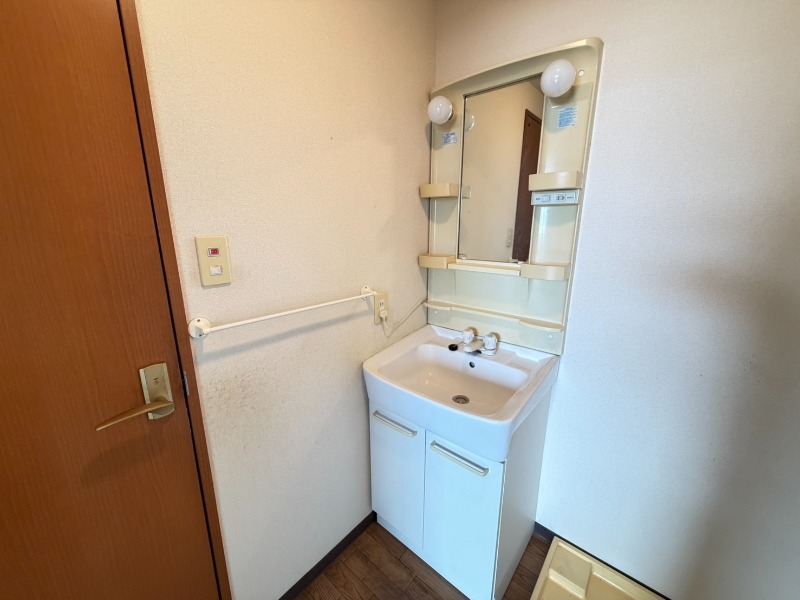 別号室
